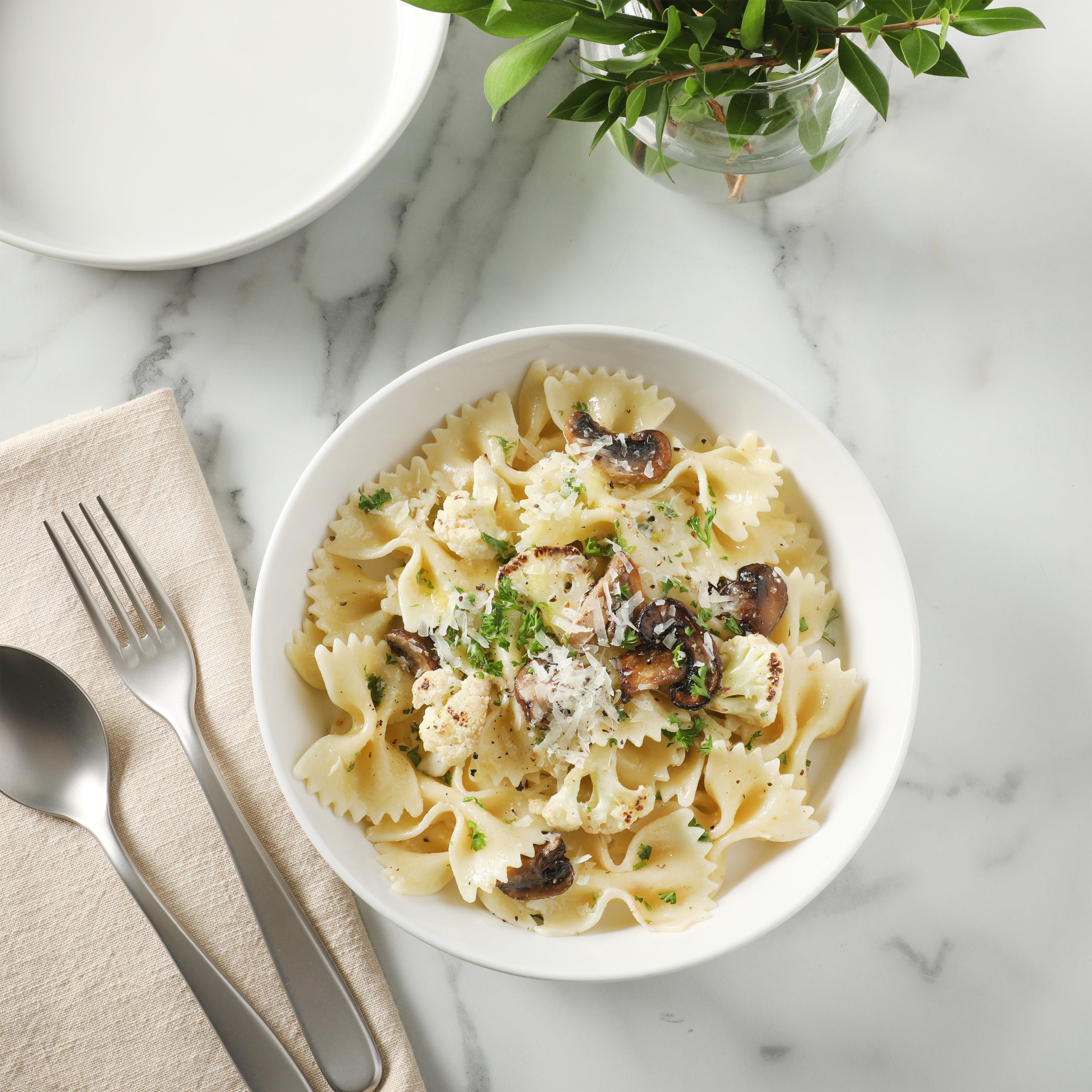 Martha Stewart Selma 6-Piece 41oz 8 Inch Large Pasta Bowls Porcelain Ceramic Chip and Scratch Resistant Shallow Salad Bowl, Serving Bowls, Soup Bowls Set, Dishwasher & Microwave Safe White - Image 3