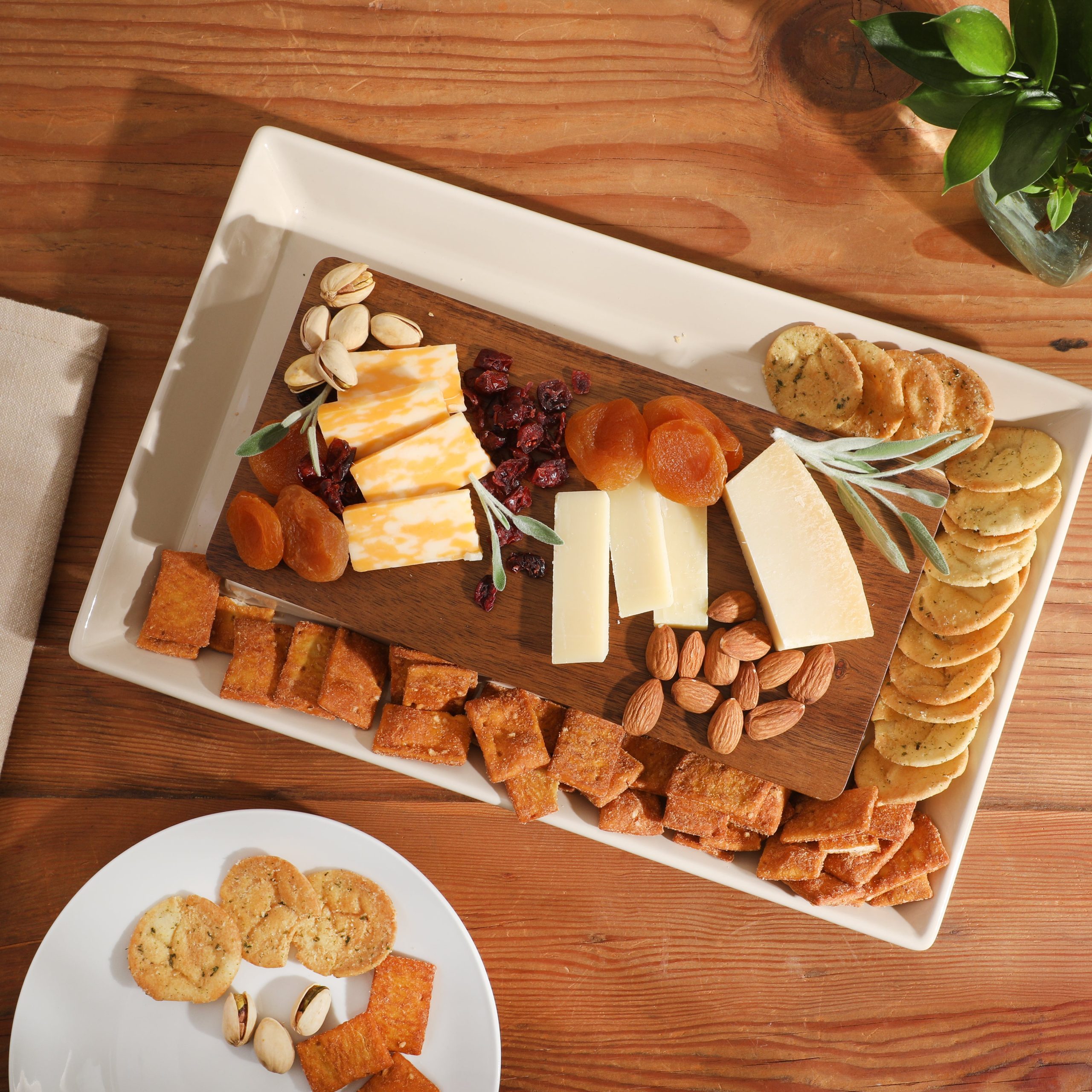 Gibson Elite 3-Section Stoneware Serving Tray with Acacia Lid – Taupe Rectangular Chip & Dip, Condiment, Snack and Appetizer Server for Parties & Entertaining - Image 4