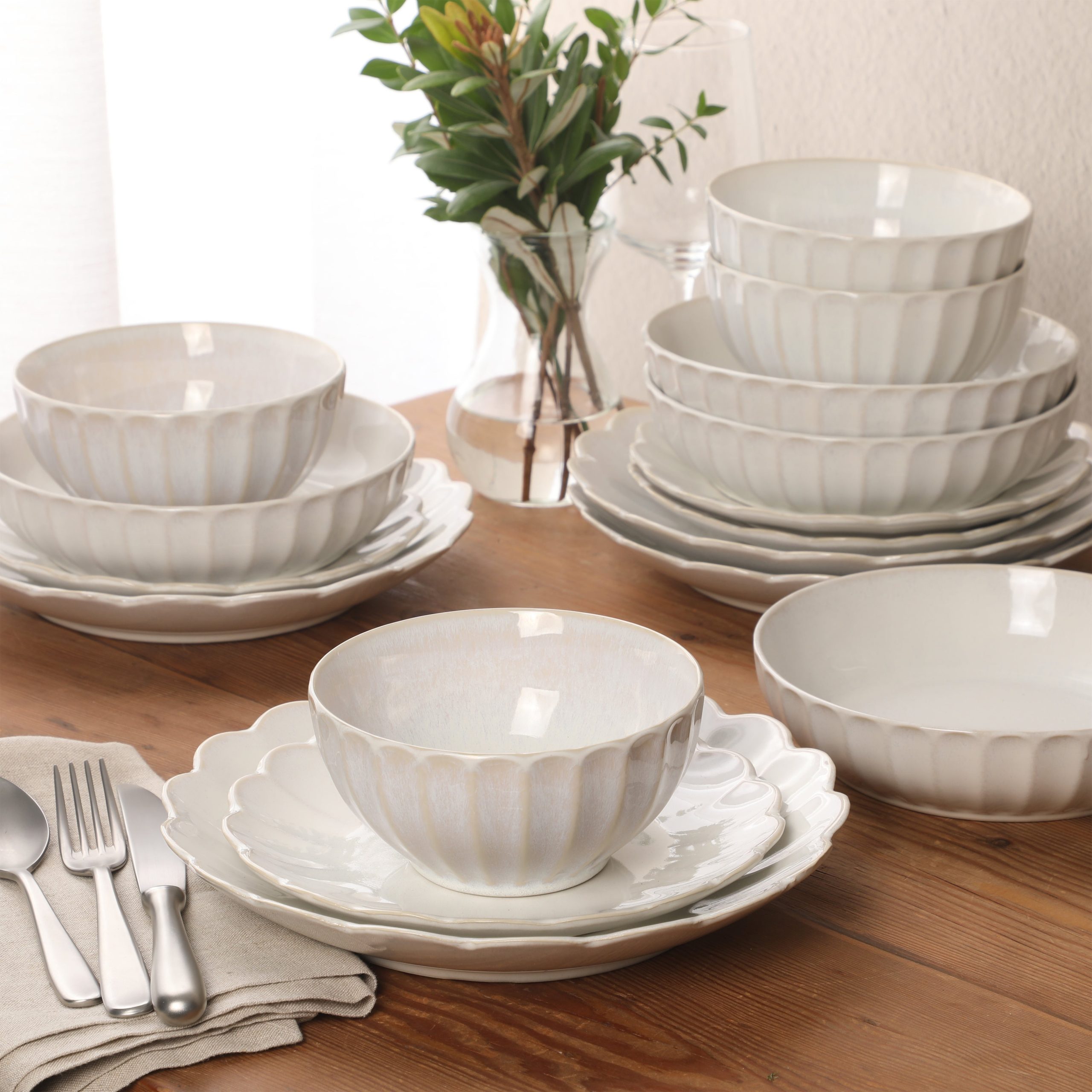 Gibson Elite Malibu Shore 16-Piece Scalloped Stoneware Reactive Glaze (Service for 4) Ceramic Plates and Bowls Dinnerware Set - Image 10