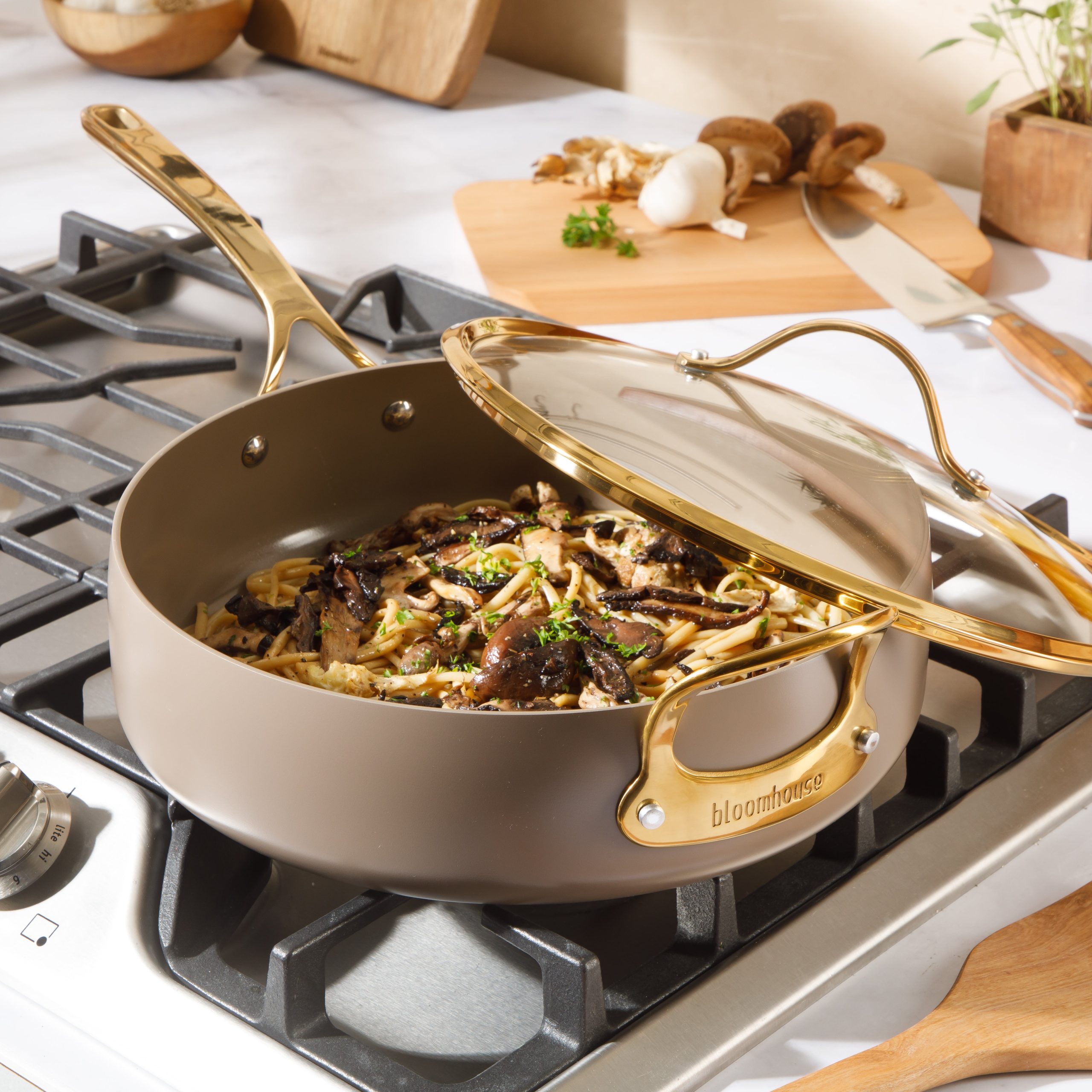 Bloomhouse 6 QT Heavy Duty Aluminum Premium PFA Free Ceramic Nonstick Saute/Deep Frying Pan Skillet with Lid - Linen White with Gold Handle - Image 10