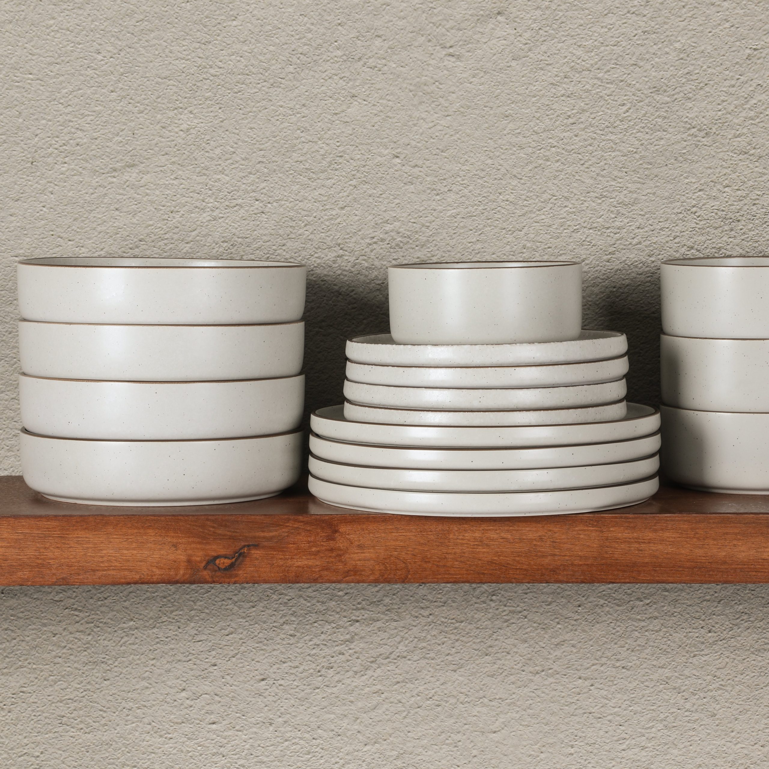 Gibson Elite Gelston Stoneware Matte Reactive Glaze 16 Piece (Service for 4) Plates and Bowl Dinnerware Set - Image 2