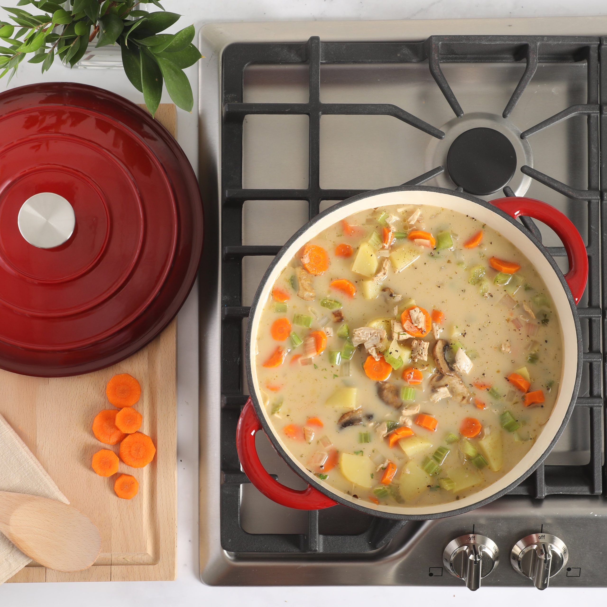 Gibson Home Addlestone 7 Quart Enameled Cast Iron Dutch Oven - Image 2