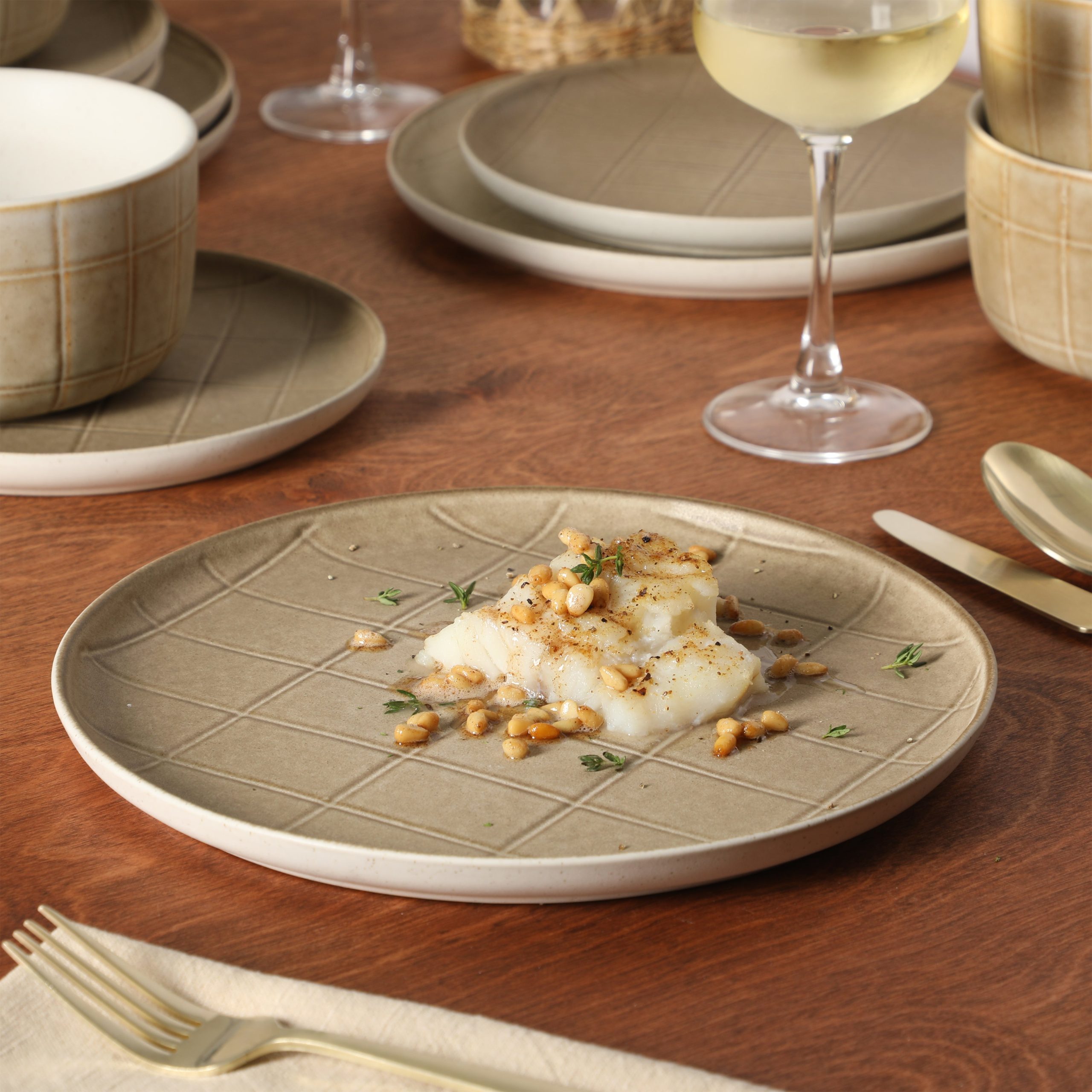 Gisbon Elite Butterwick 12 Piece Plates and Bowls Stoneware Dinnerware Set - Reactive Glaze Patterned Dishes - Microwave and Dishwasher Safe - Image 2