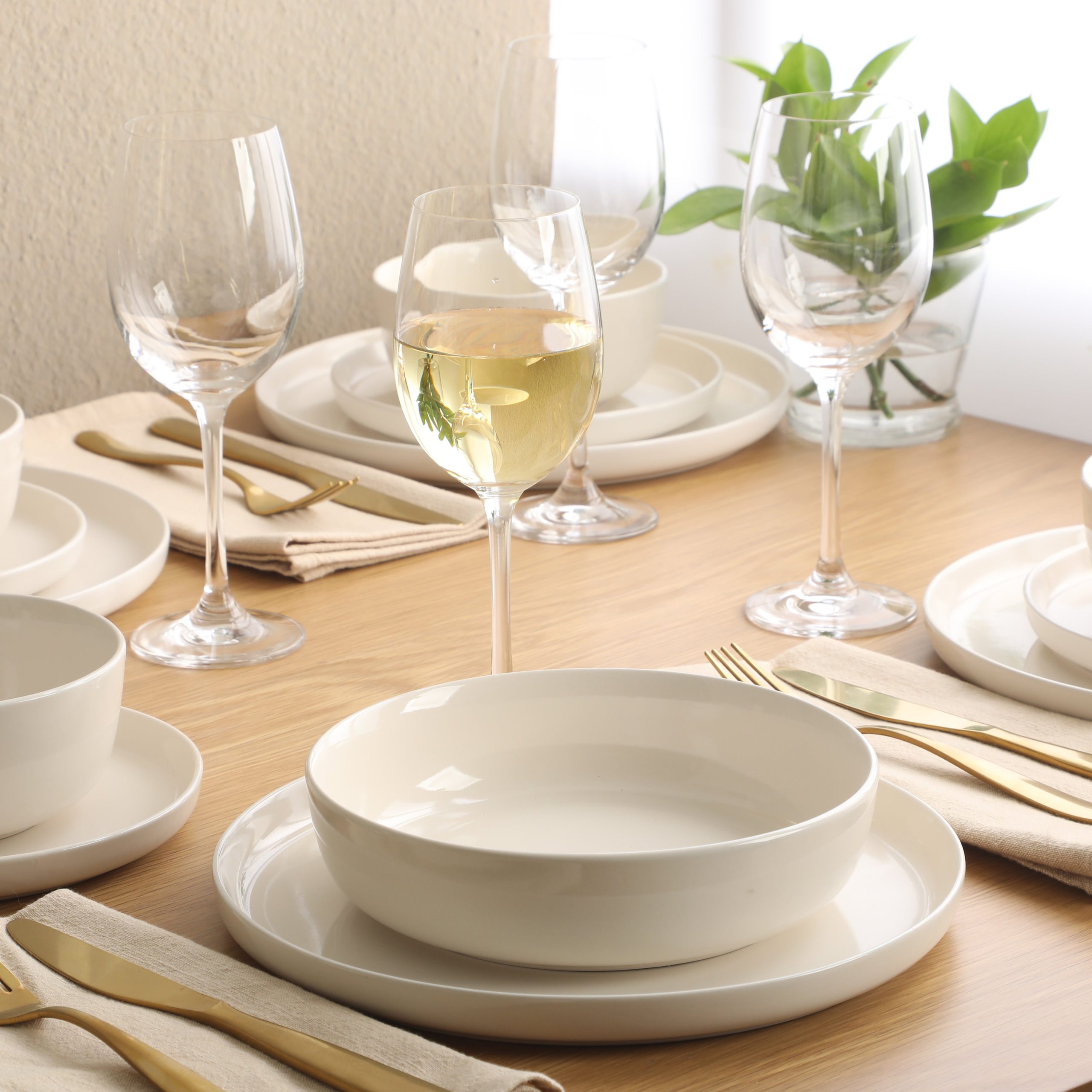 Gibson Home Serenity 16 Piece Modern Porcelain Dinnerware Set for 4, Plates and Bowls Set, Dinner Plates, Salad Plates, Cereal Bowls - Image 3
