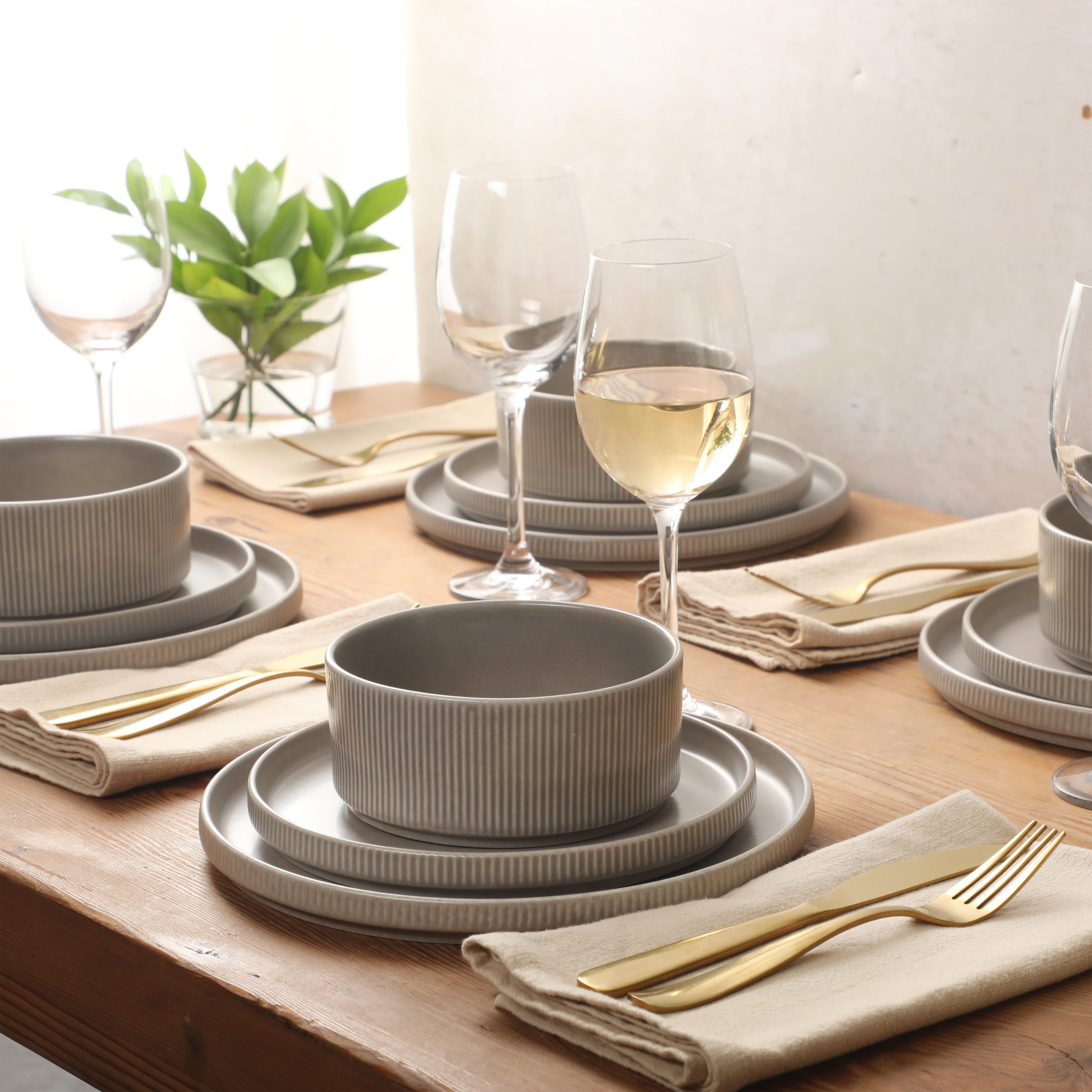 Gibson Elite Avant-Garde 12 Piece Stoneware Dinnerware Set for 4, Plates and Bowls Set with Reactive Glaze, Dinner Plates, Salad Plates, Bowls - Image 7
