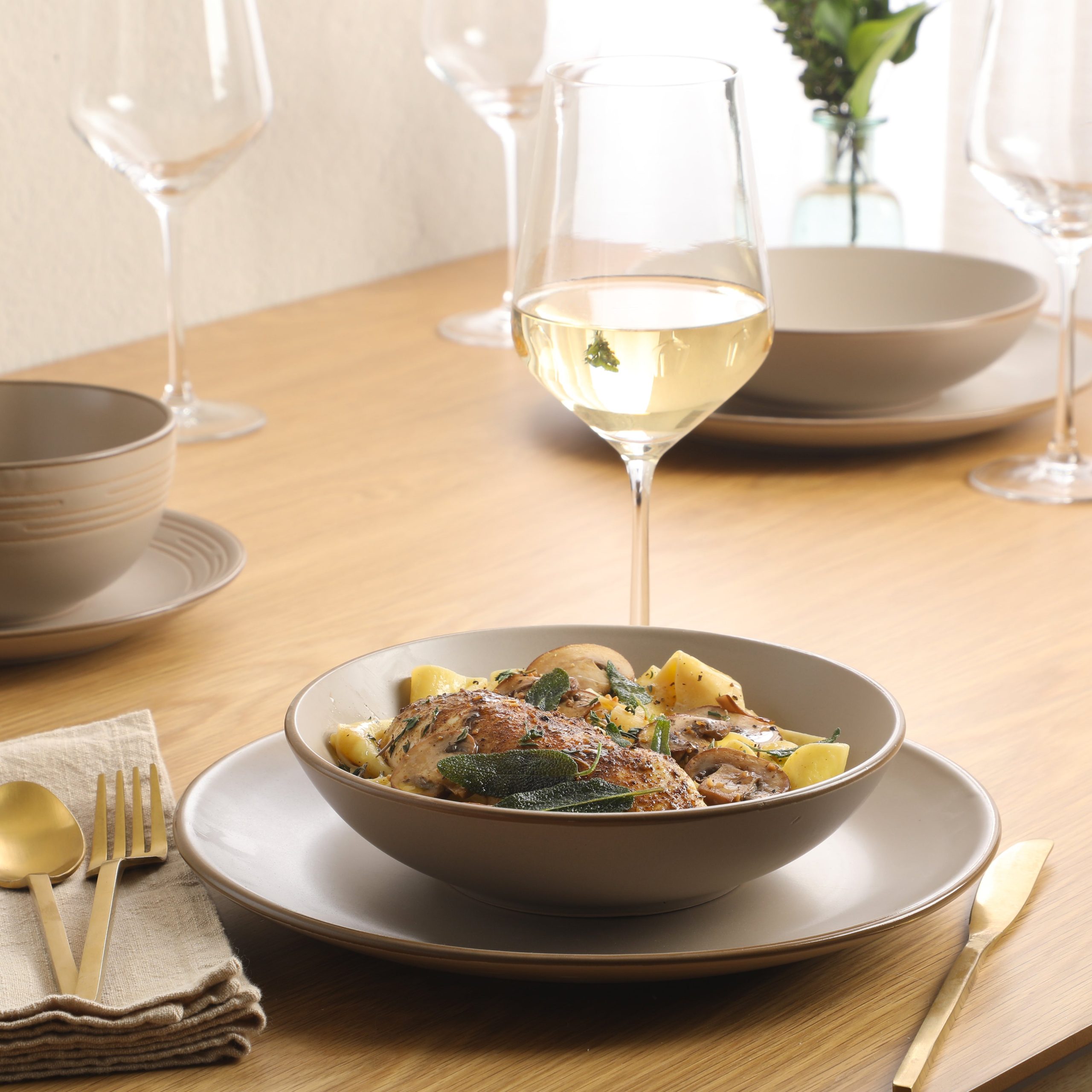 Gibson Home Chiswick House 16-Piece Stoneware Dinnerware Set, Round Plates and Bowls Set for 4, White with Wax Relief Embossed Rim Detail, Dishwasher Safe – Dinner Plate, Salad Plate & Cereal Bowl - Image 11