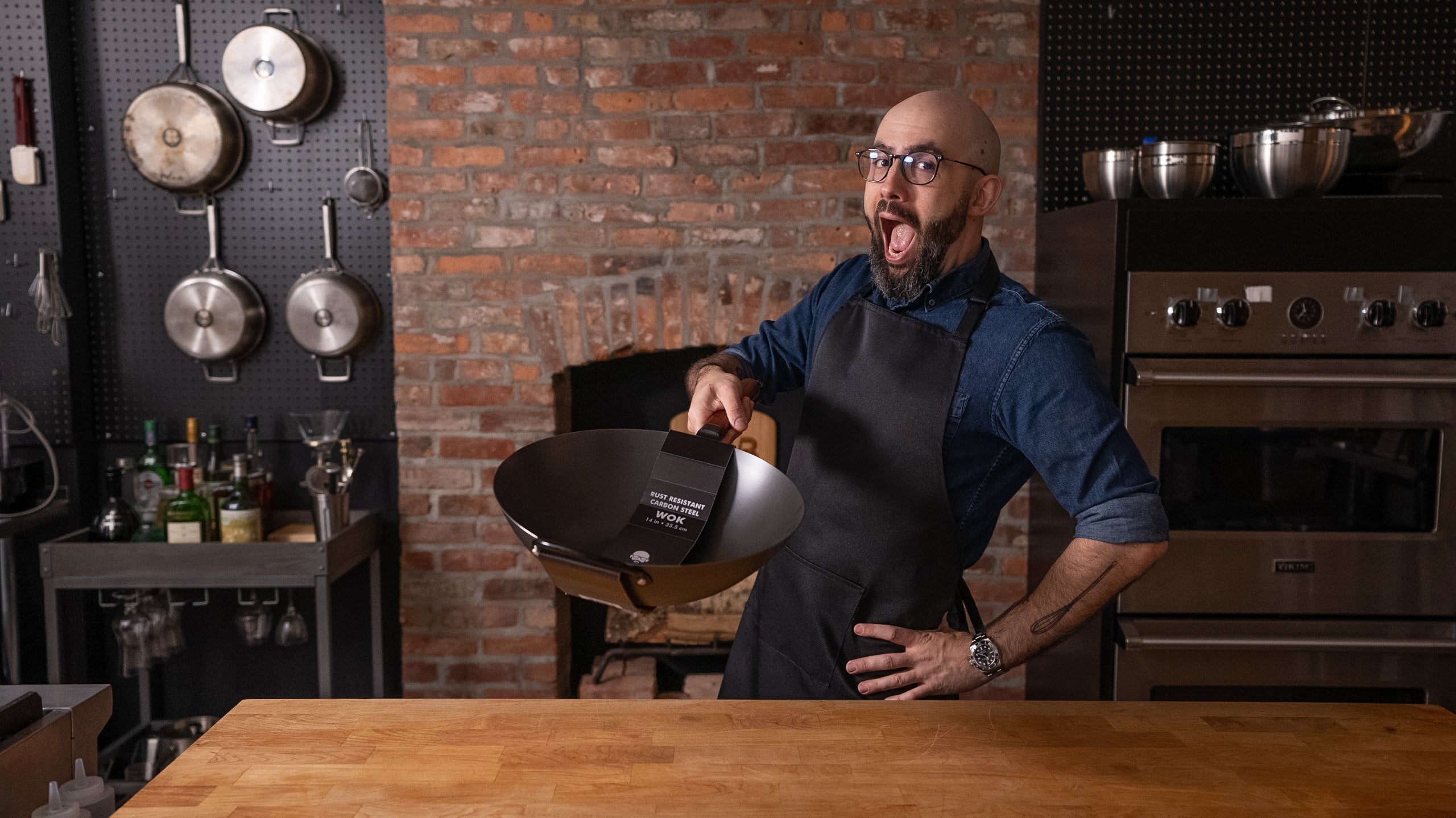 Babish 14-Inch Carbon Steel Flat Bottom Wok - Image 4